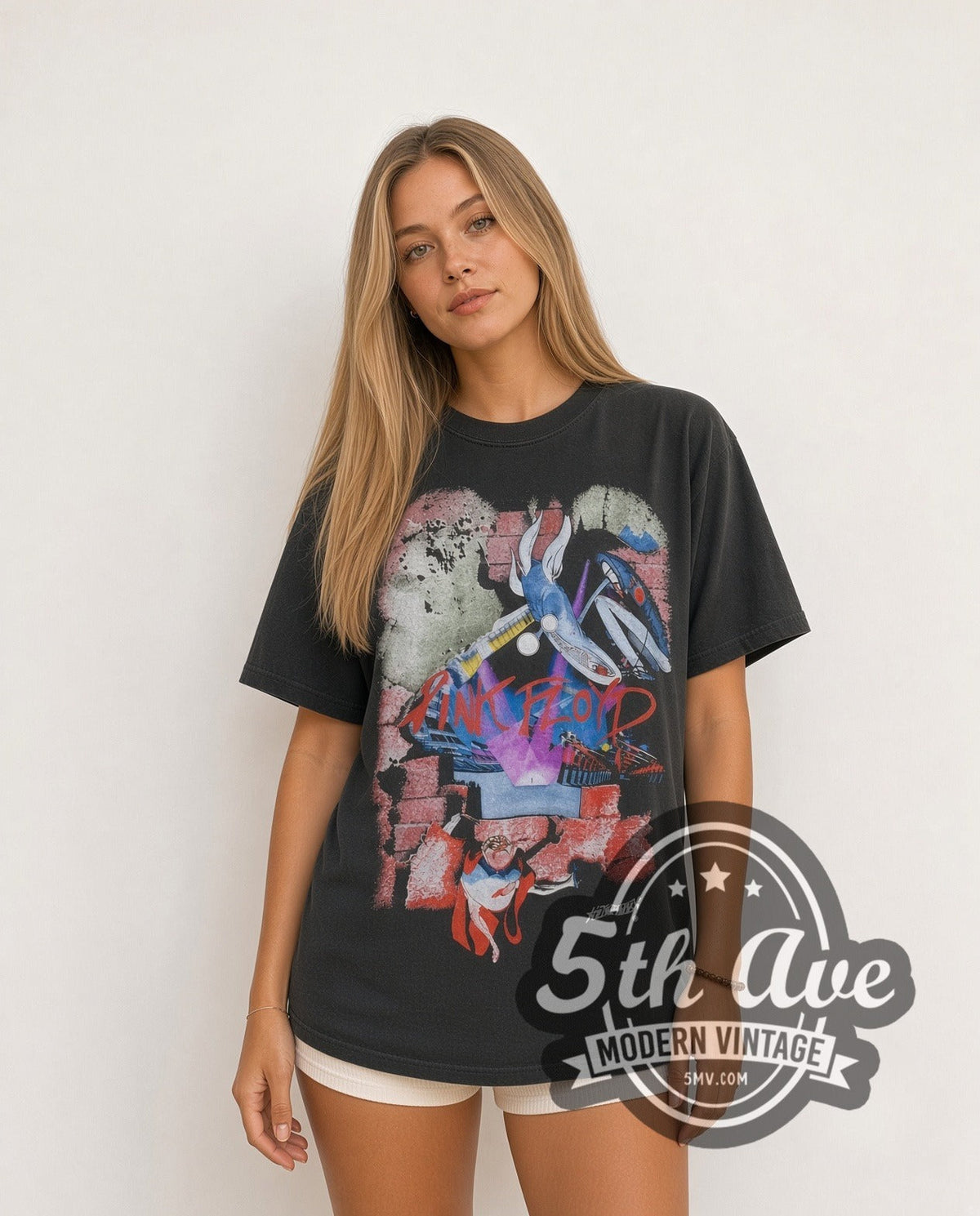 Pink Floyd – The Wall Movie Collage Judge – Vintage Band T-Shirt