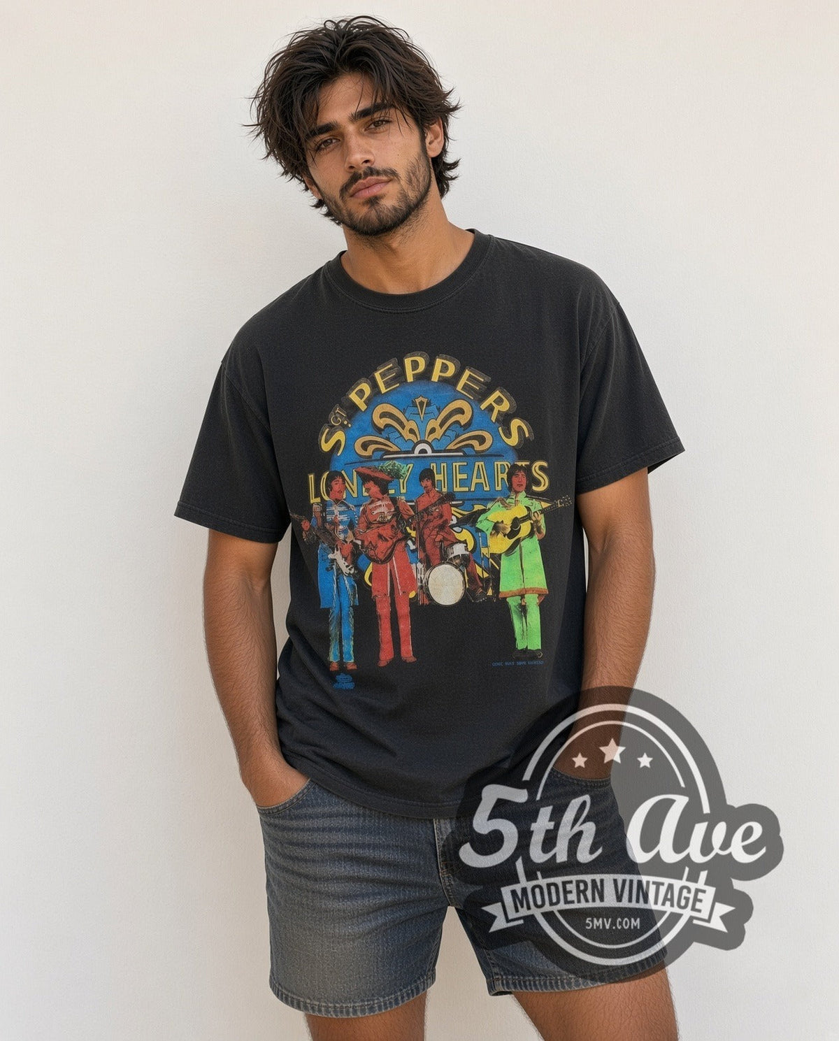 The Beatles – Sgt Peppers (Black) – Vintage Band T-Shirt