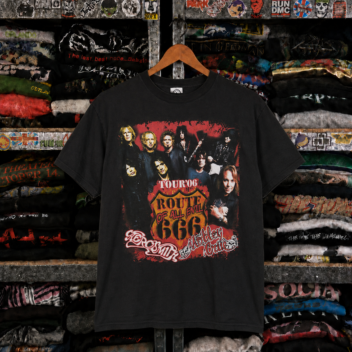 Mötley Crüe Vintage Rare T-Shirt,Nearly Sold Out Collectors Piece