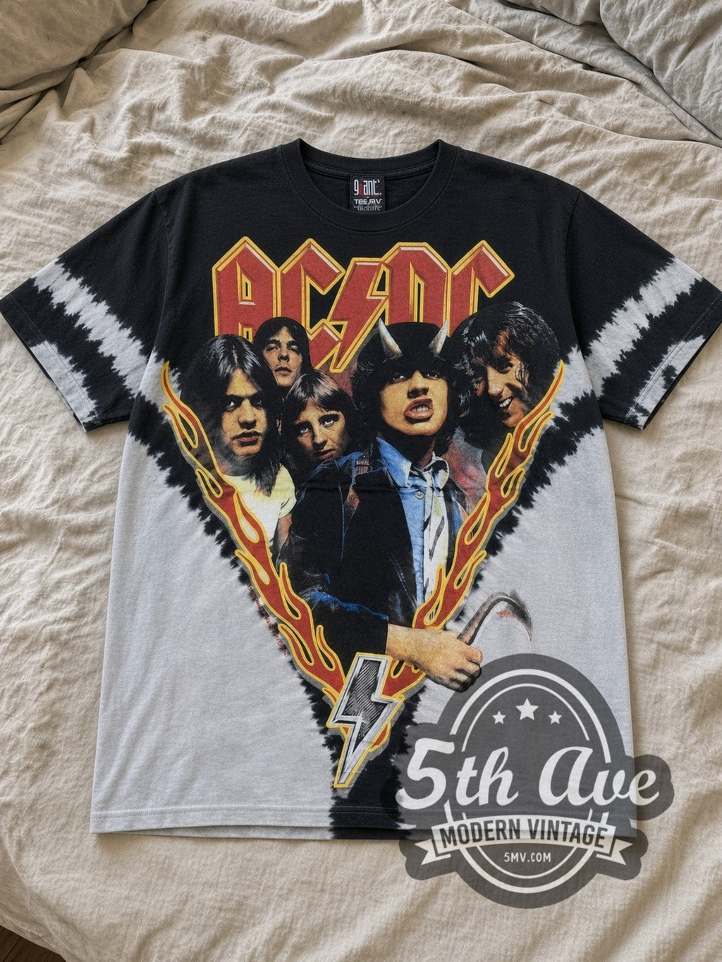 AC/DC – Highway to Hell Flame V Black Grey Tie-Dye – Vintage Band T-Shirt