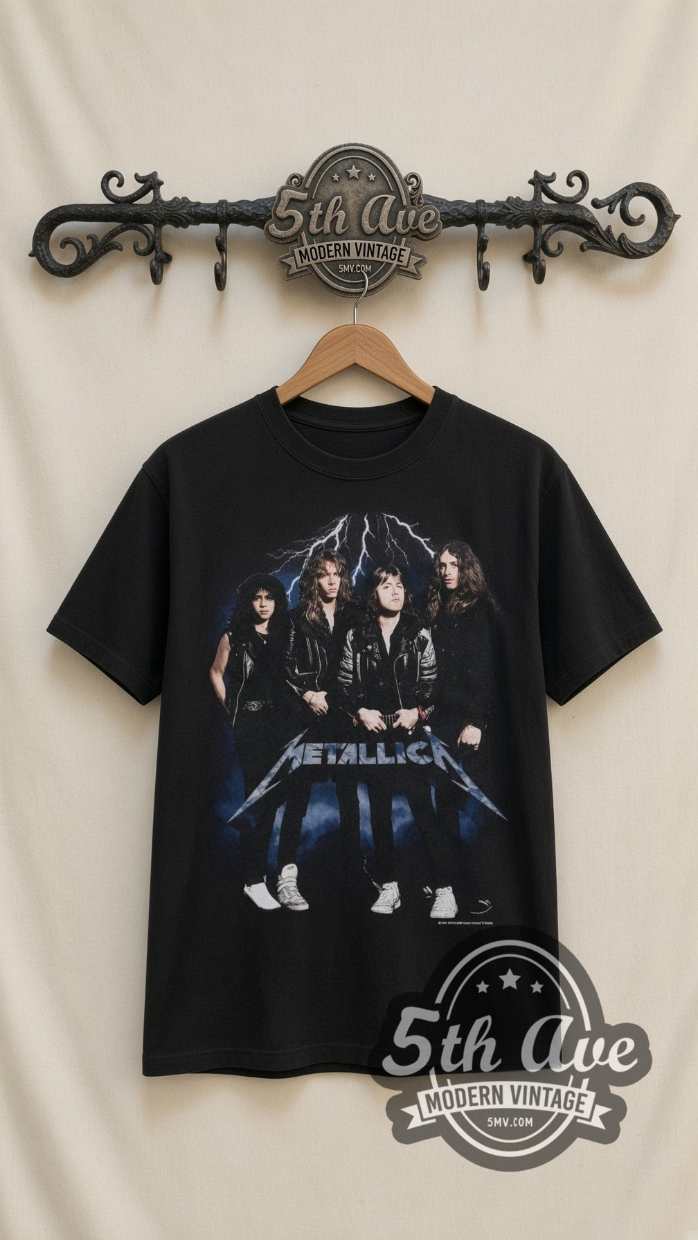 Metallica – Group Photo (Black) – Vintage Band T-Shirt