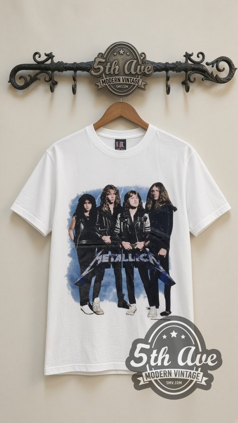 Metallica – Group Photo (White) – Vintage Band T-Shirt