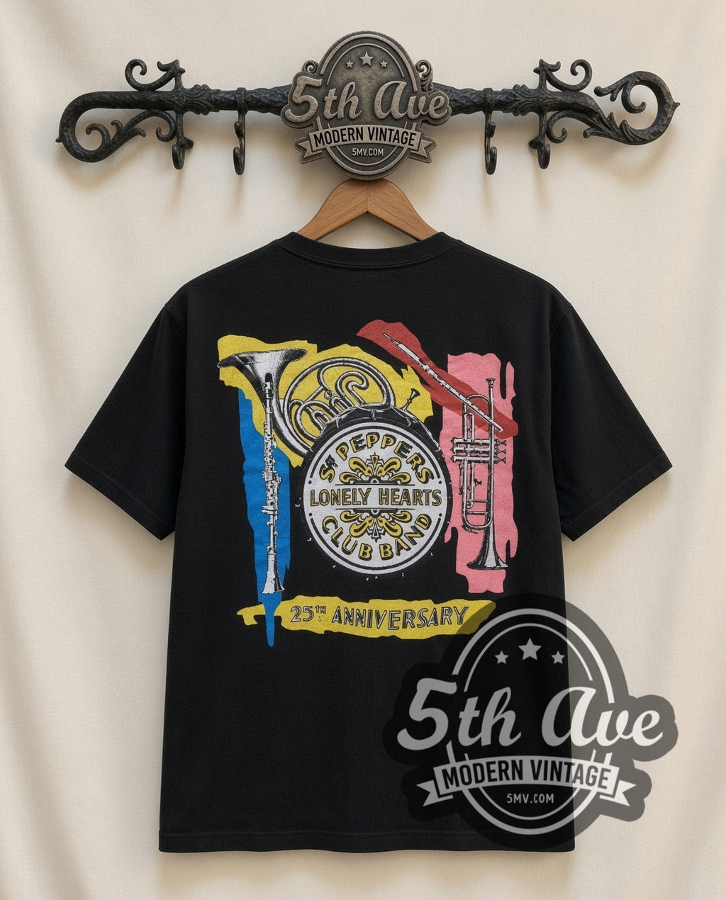 The Beatles – Sgt Peppers (Black) – Vintage Band T-Shirt