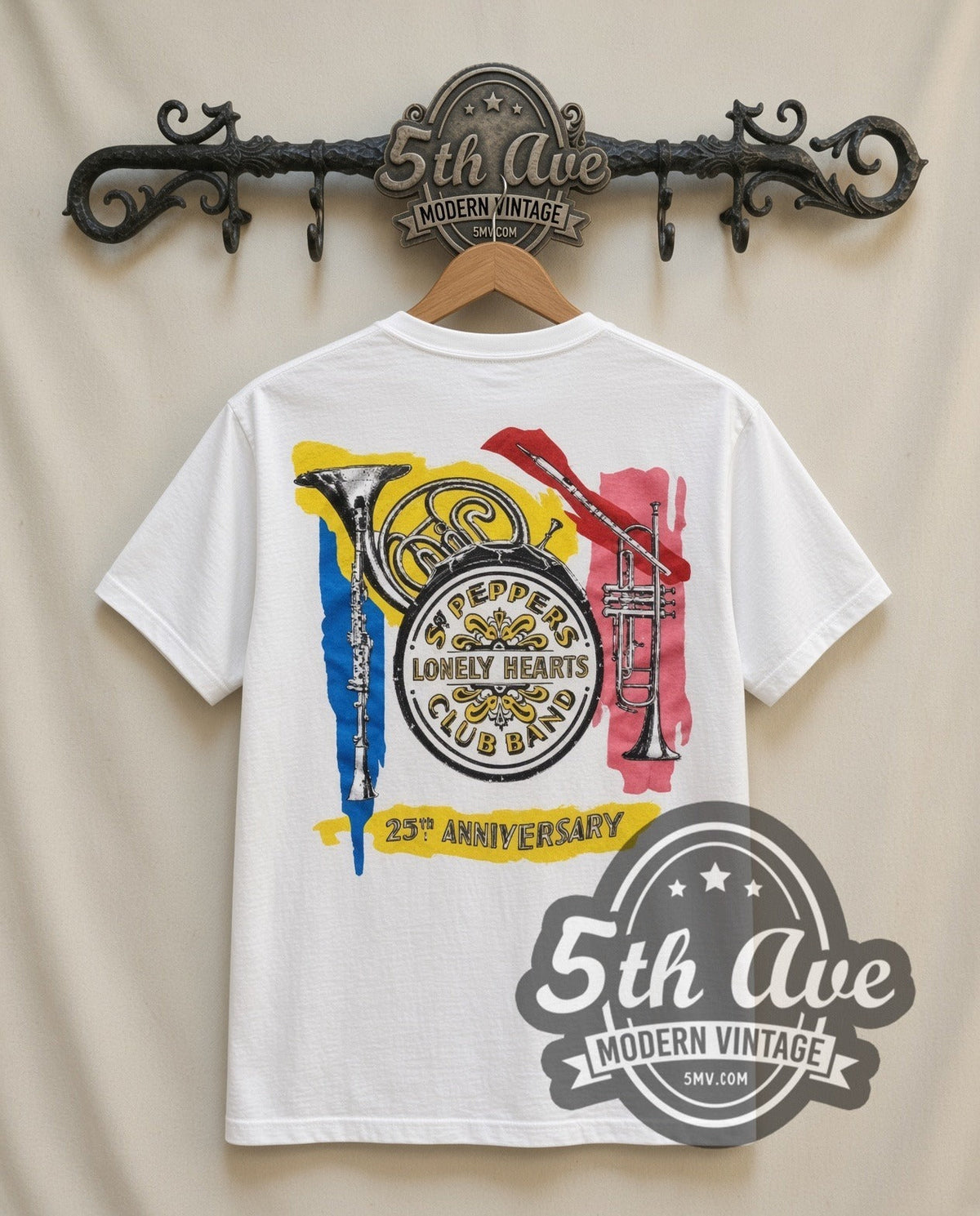 The Beatles – Sgt Peppers (White) – Vintage Band T-Shirt