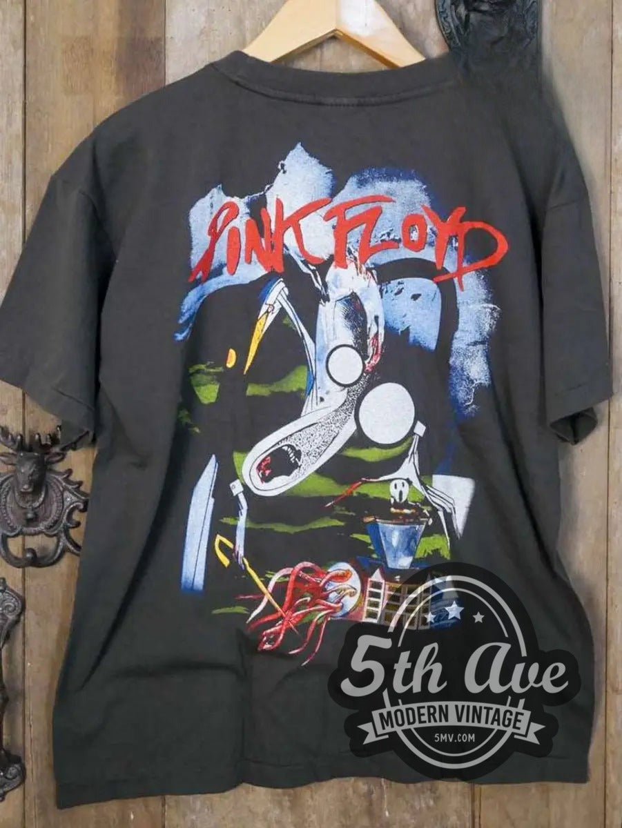 Pink Floyd – The Wall Movie Collage Judge – Vintage Band T-Shirt