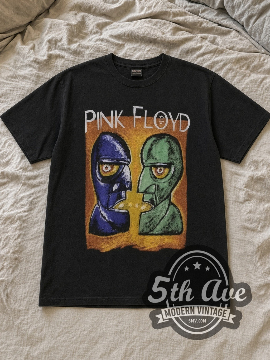 Pink Floyd – The Wall Division Bell Faces Collage – Vintage Band T-Shirt