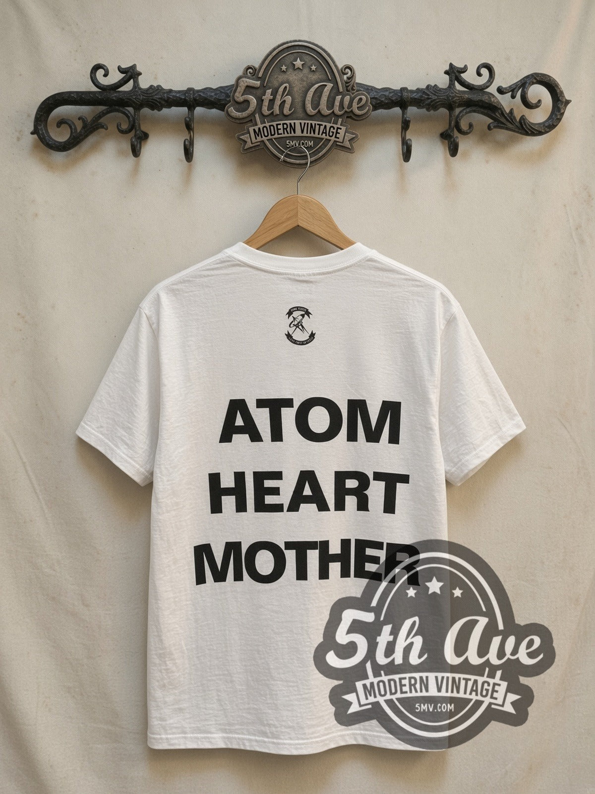 Pink Floyd – Atom Heart Mother Cow Front – Vintage Band T-Shirt