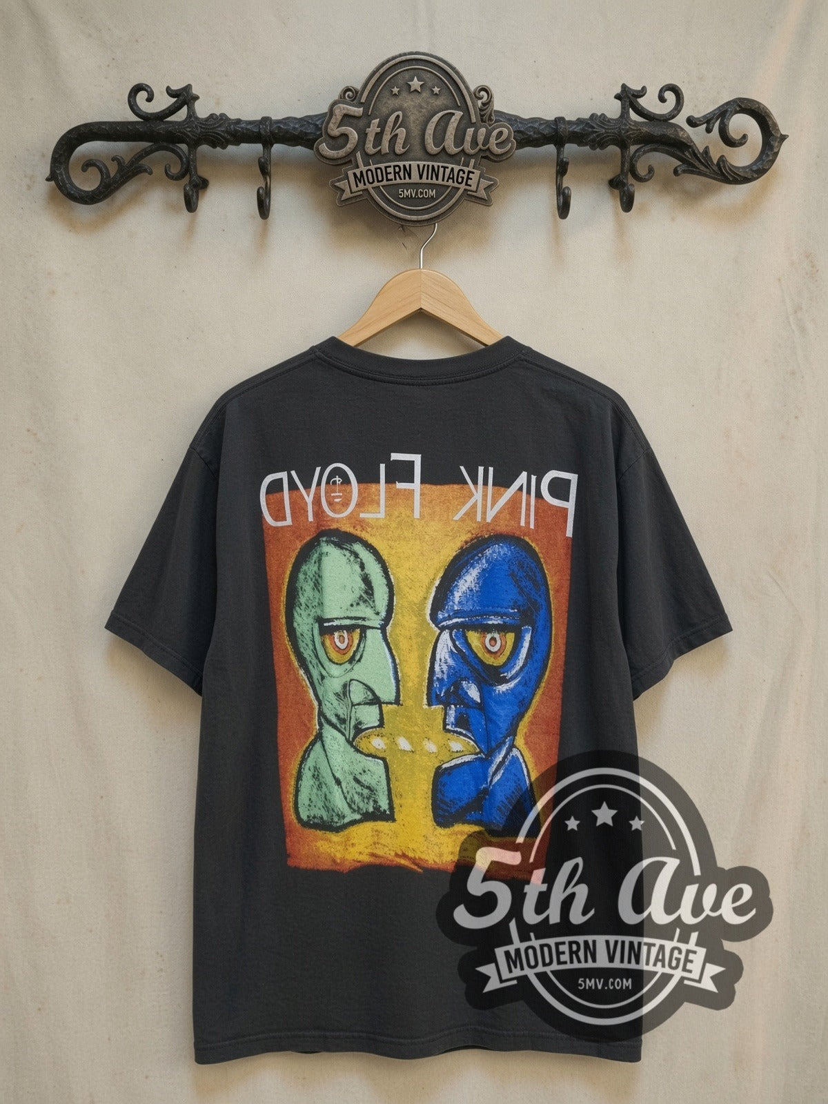 Pink Floyd – The Wall Division Bell Faces Collage – Vintage Band T-Shirt