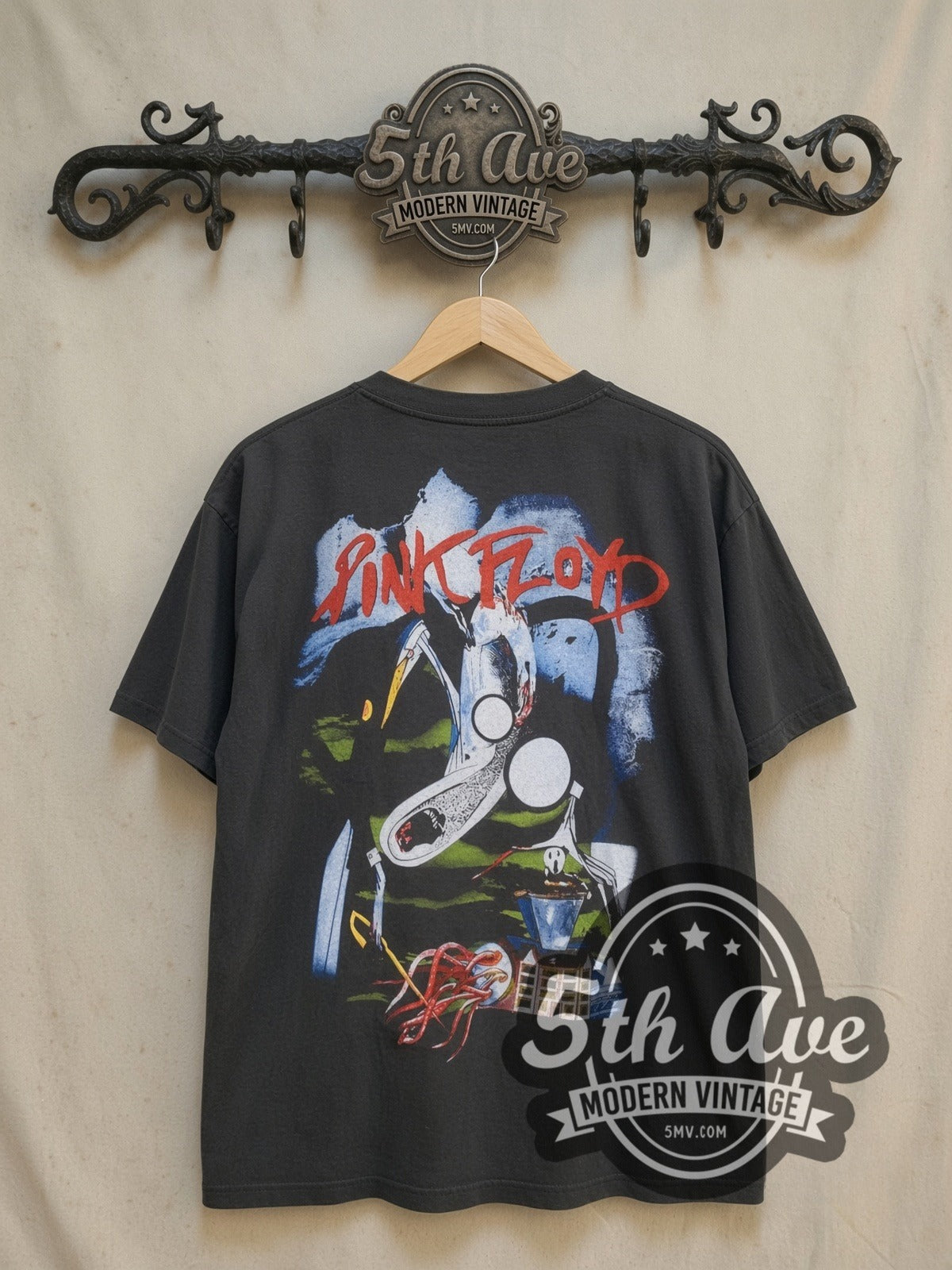 Pink Floyd – The Wall Movie Collage Judge – Vintage Band T-Shirt