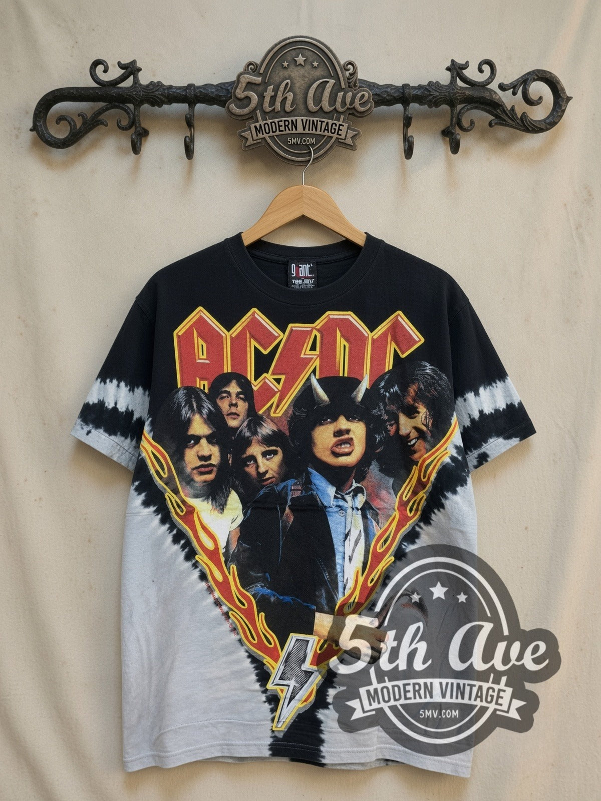 AC/DC – Highway to Hell Flame V Black Grey Tie-Dye – Vintage Band T-Shirt
