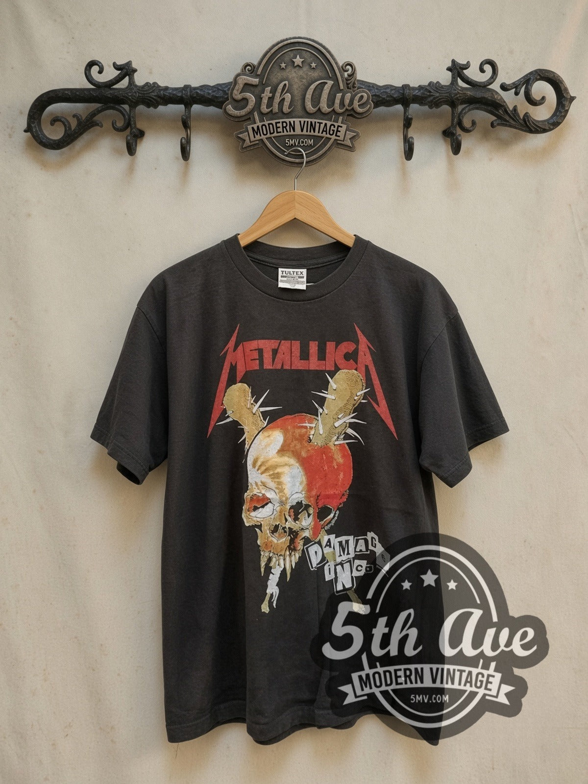Metallica – Damage Inc. Split Red Skull – Vintage Band T-Shirt