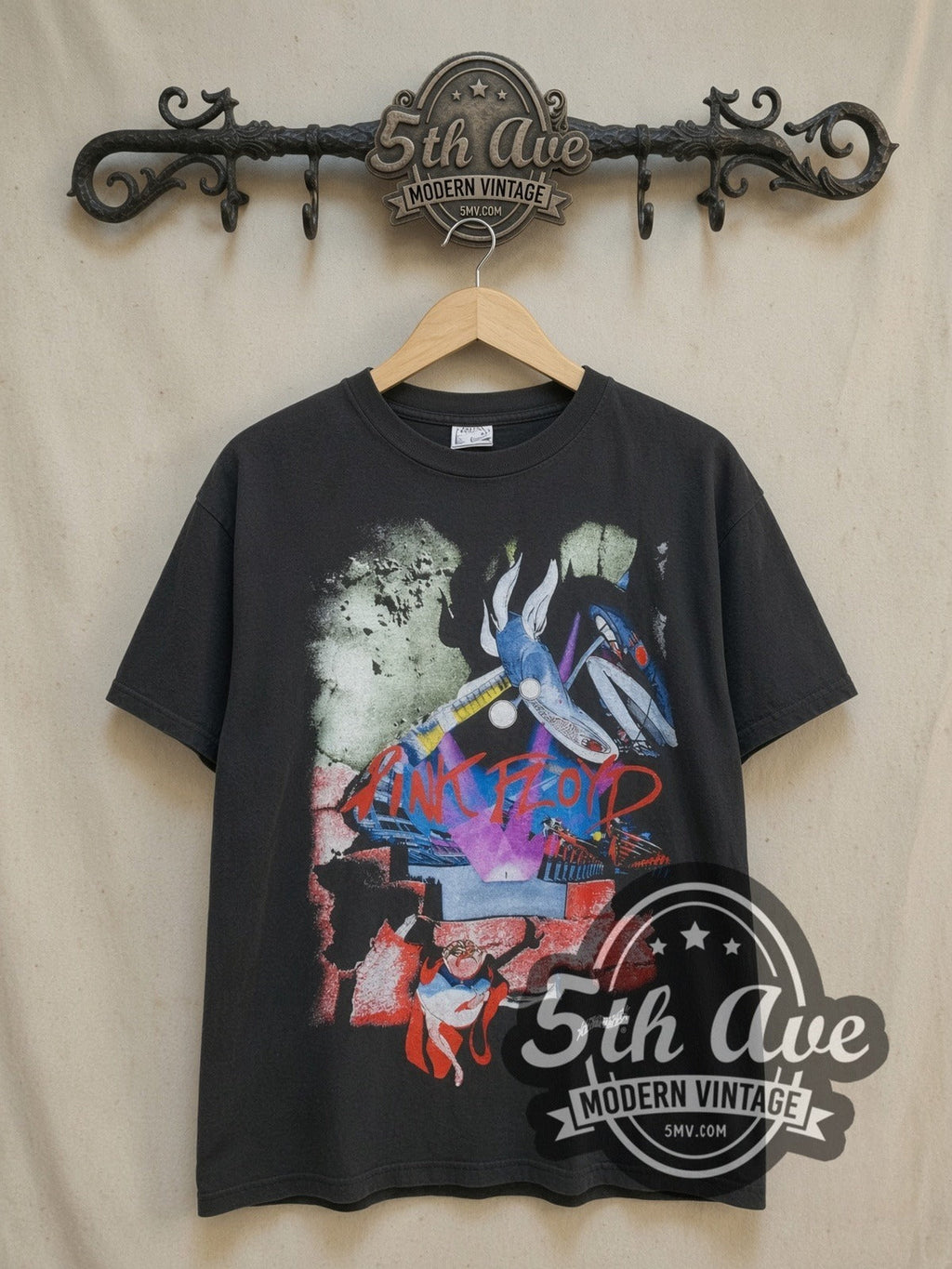 Pink Floyd – The Wall Movie Collage Judge – Vintage Band T-Shirt