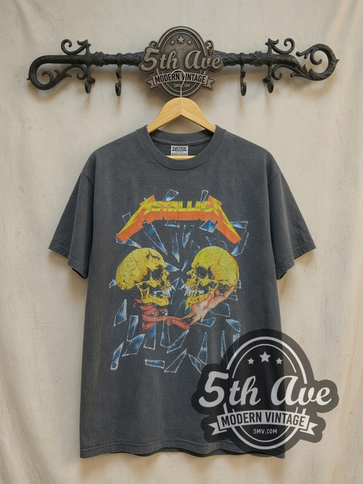 Metallica – Sad But True Twin Skulls Glass – Vintage Band T-Shirt