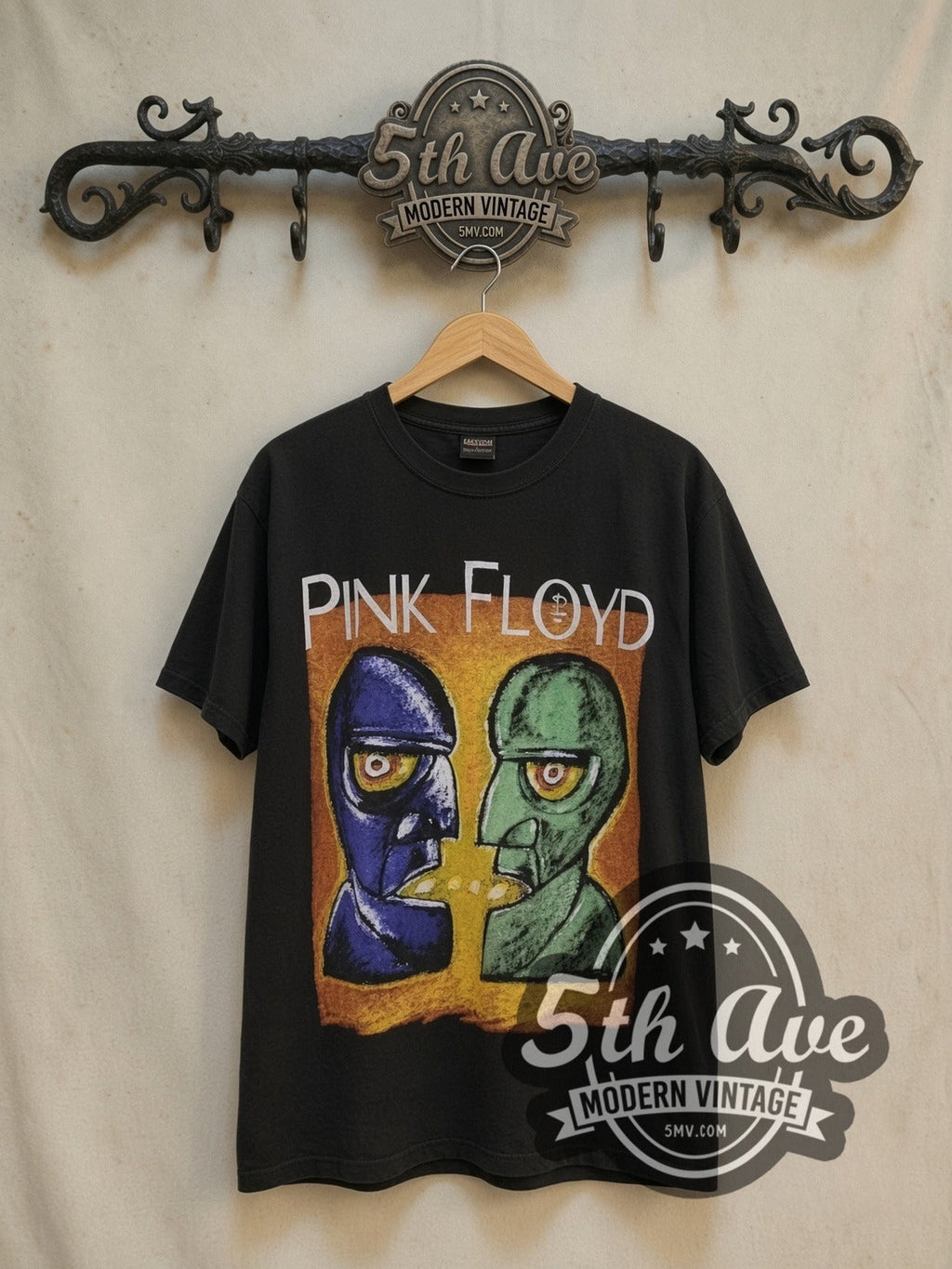 Pink Floyd – The Wall Division Bell Faces Collage – Vintage Band T-Shirt