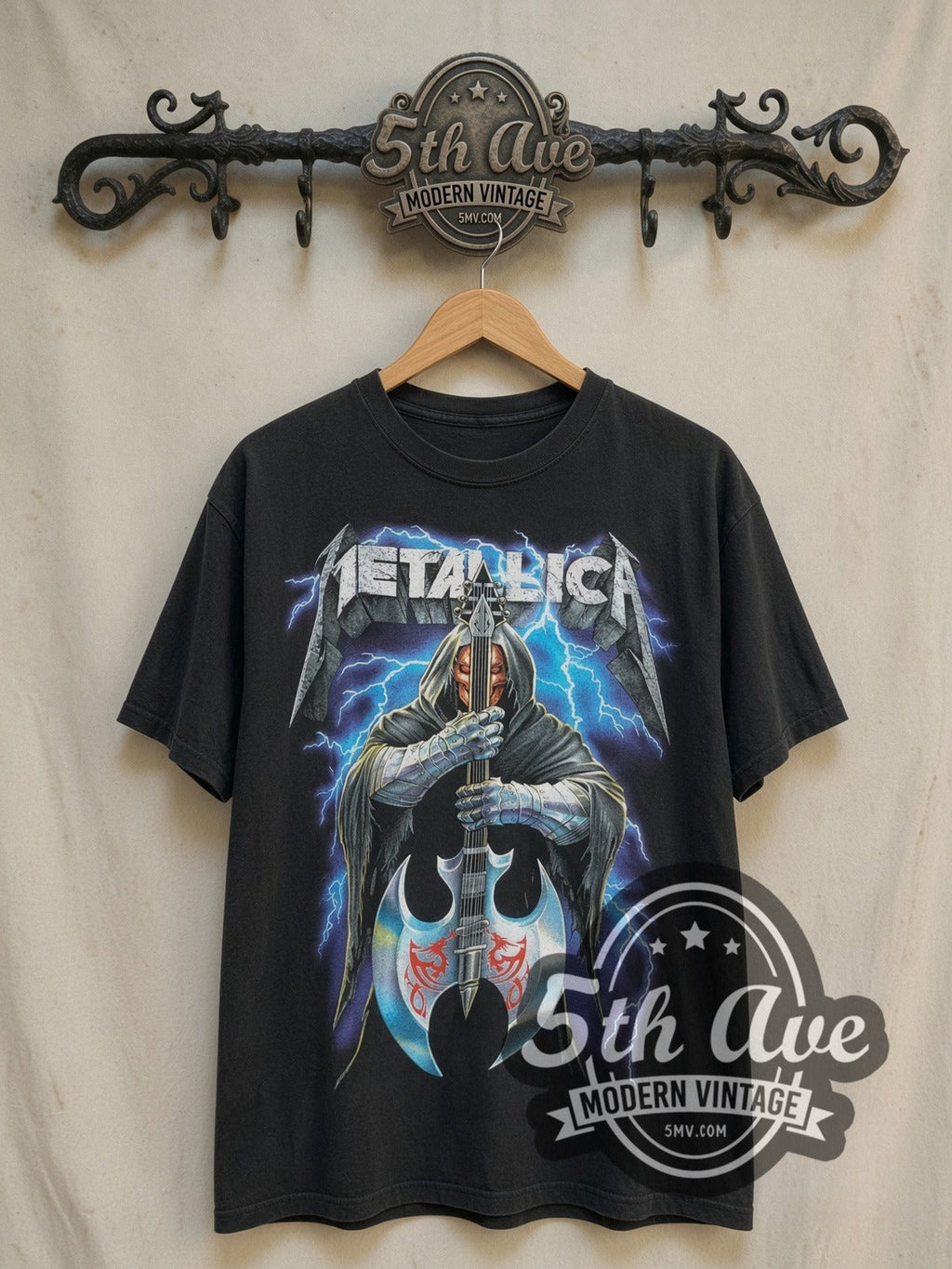 Metallica – Hooded Axe Guitar Blue Lightning – Vintage Band T-Shirt