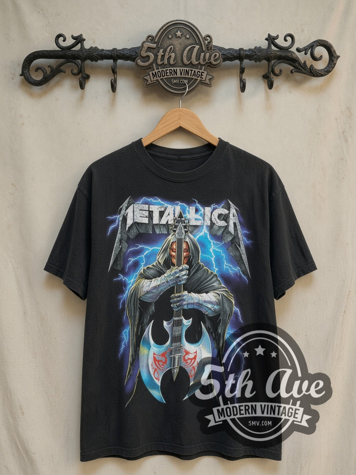 Metallica – Hooded Axe Guitar Blue Lightning – Vintage Band T-Shirt