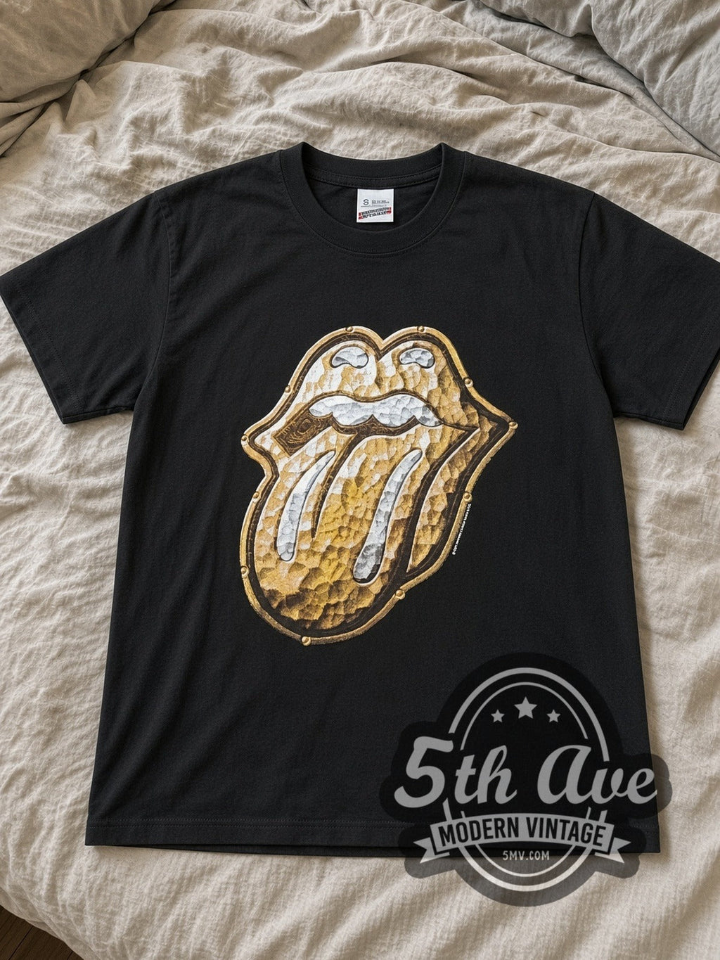 The Rolling Stones – Bridges to Babylon Gold Tongue (Black) – Vintage Band T-Shirt